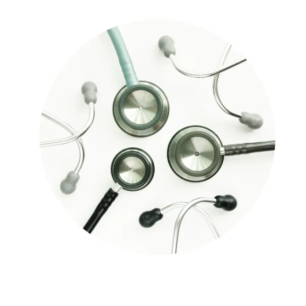 Multiple stethoscopes arranged in a circular pattern on a white background symbolizing medical practice and diagnostics Multiple stethoscopes arranged in a circular pattern on a white background, symbolizing medical practice and diagnostics